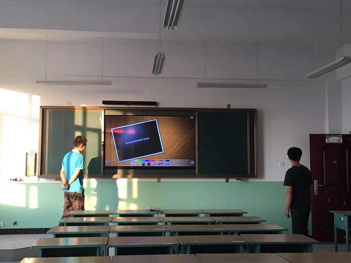 山西寶雞中學教育觸摸一體機構建智慧課堂(圖1) 山西寶雞中學教育觸摸一體機構建智慧課堂(圖1)